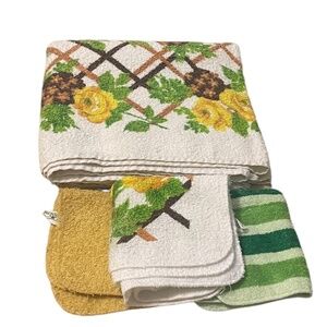Vintage Cannon Rose GarBath Towel, Crisp Terry Cloth,‎ Yellow Roses on Lattice